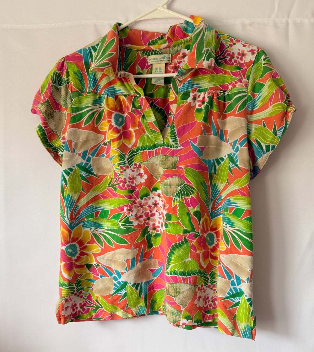 Caribbean Joe Is. Supply Co. Women's Tropical Floral V-Neck Short Sleeve Top XL